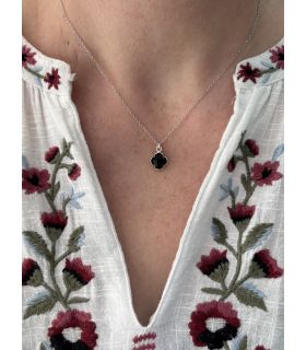 Pendentif en Agate noire sertie trèfle Argent rhodié