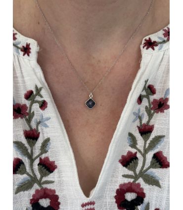 Pendentif en Sodalite sertie trèfle Argent rhodié