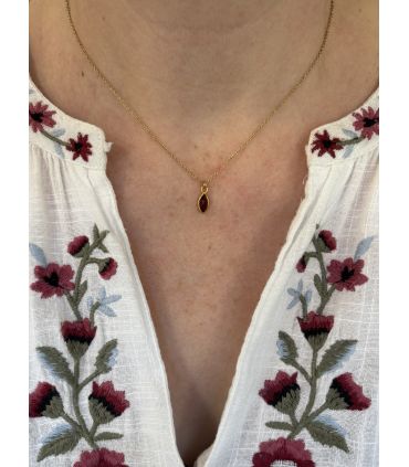 Pendentif en Grenat sertie pointe Plaqué Or