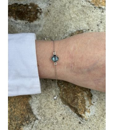 Bracelet en Labradorite sertie trèfle Argent rhodié