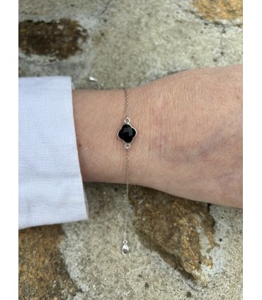 Bracelet en Agate noire sertie trèfle Argent rhodié