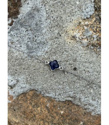 Bracelet en Sodalite sertie trèfle Argent rhodié